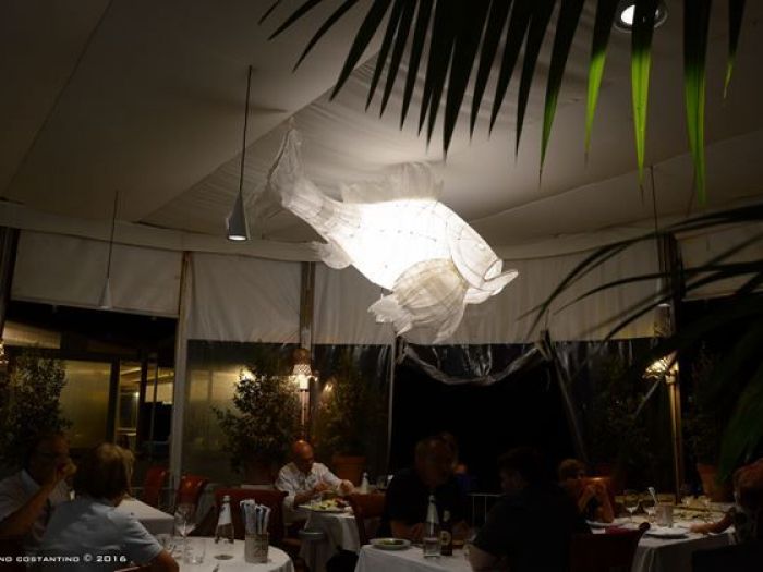 Archisio - Stefano Costantino - Progetto Acquario luminoso allinterno di un ristorante