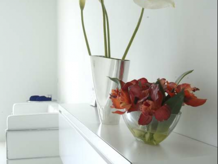 Archisio - Stefano Bernardi - Progetto Bianco assoluto - ristrutturazione e arredamento di un appartamento a milano marittima