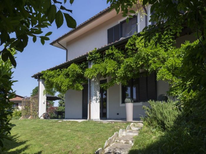 Archisio - Cinzia Campari - Progetto Villa indipendente con piscina