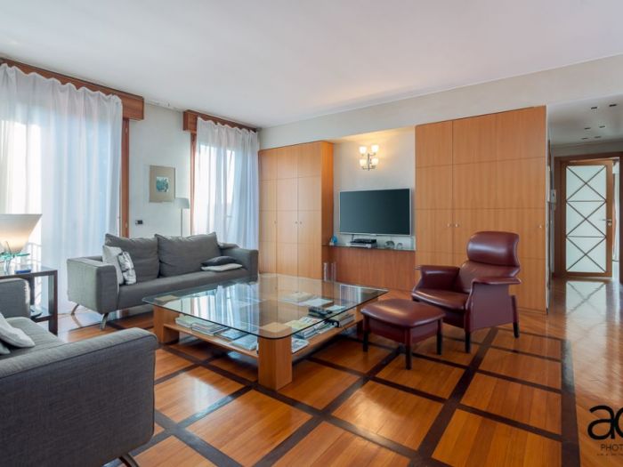 Archisio - Alessandro Colombo - Progetto Servizi fotografici per immobili architetti costruttori e interior designer