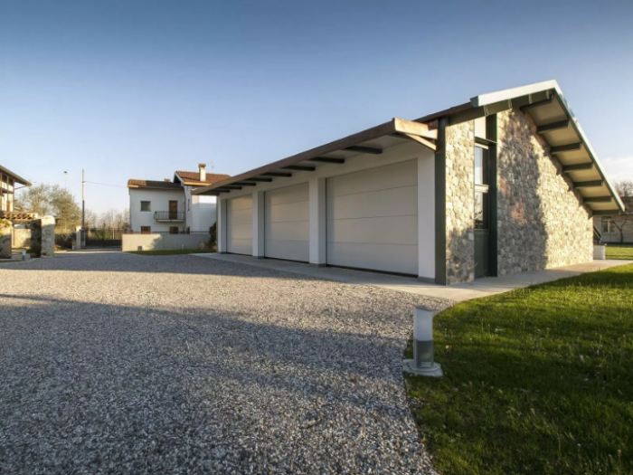 Archisio - Lombardo Serramenti srl - Progetto Porte per garage