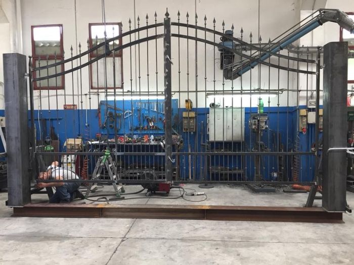 Archisio - Piccola Carpenteria Metallica - Progetto Ringhiera in ferro e scalini