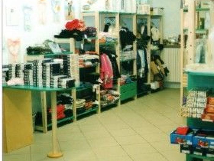 Archisio - Falegnameria Odino Egidio - Progetto Esercizi commerciali