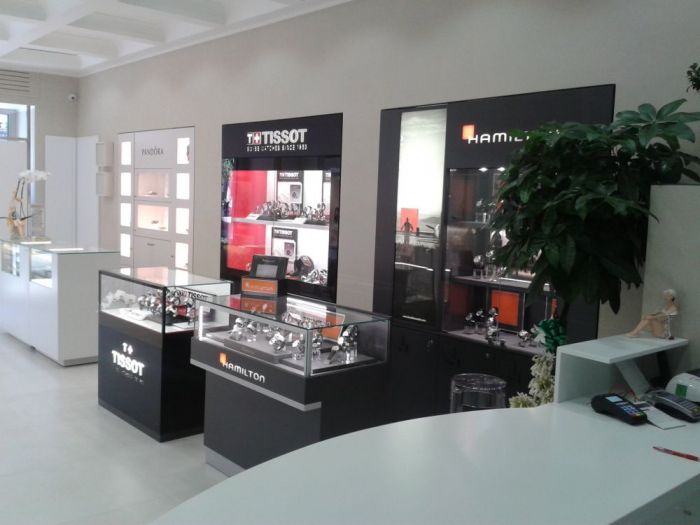 Archisio - Falegnameria Salvioli - Progetto Ristrutturazione interna di un negozio