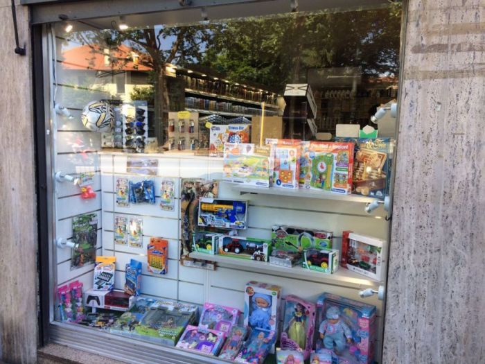 Archisio - Imetallici Di Taverna Andrea Taverna - Progetto Allestimento tabaccheria in cento torino