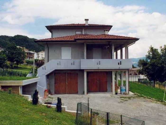 Archisio - Impresa Ferri Del Geom Lazzaro Ferri - Progetto Realizzazione ville