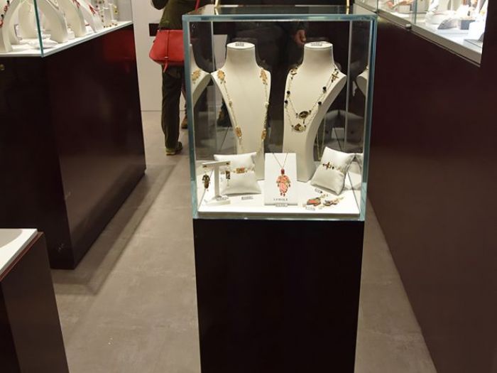 Archisio - Legnomat Arredamenti Su Misura - Progetto Arredo per gioielleria