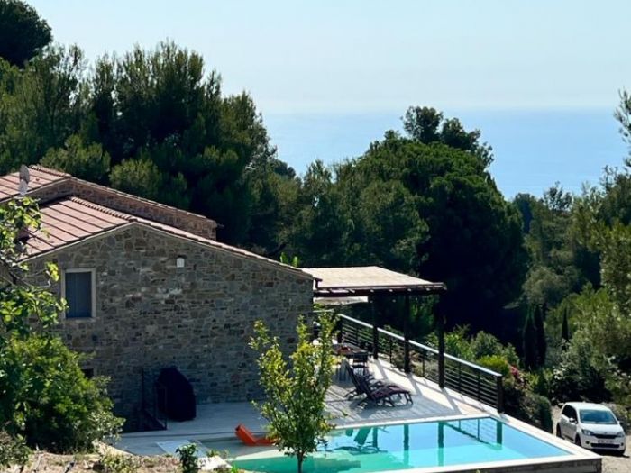 Archisio - Nadine Schmitz - Progetto Leleganza dello sfioro nascosto