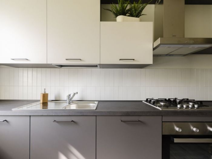 Archisio - Gilardi Interiors On Staging - Progetto Una cucina lunga e stretta con tanto carattere