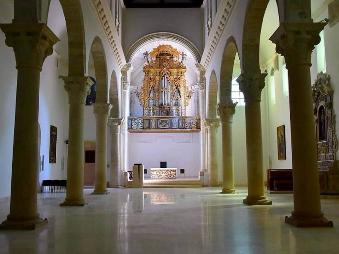 Archisio - Emmeti Architetti Associati - Progetto Restauro e adeguamento liturgico della chiesa di san francesco dassisi