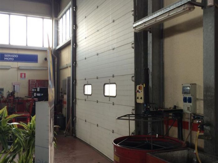 Archisio - Serramenti Puglisi srl - Progetto Porte basculanti e porte sezionali