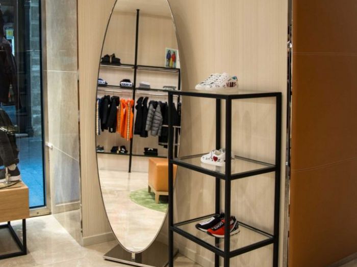 Archisio - Bravo Servizi Aziendali Di Bravo Maurino - Progetto Arredamento negozio erbavoglio