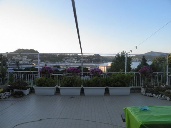 Archisio - Daniela Puglia - Progetto Panorama unico un terrazzo da fiabacon vista castello