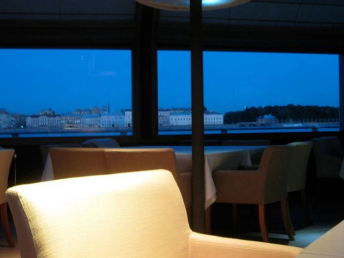 Archisio - Andrei Dmitriev - Progetto Floating restaurant