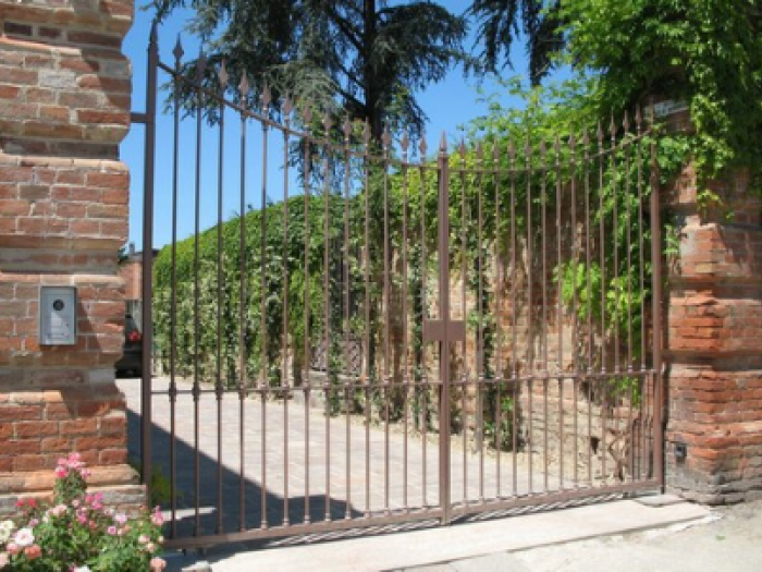 Archisio - Nervo Valerio - Progetto Cancelli industriali e civili inferriate e cancelletti persiane blindate recinzioni ringhiere esterne e interne gazebi grandi