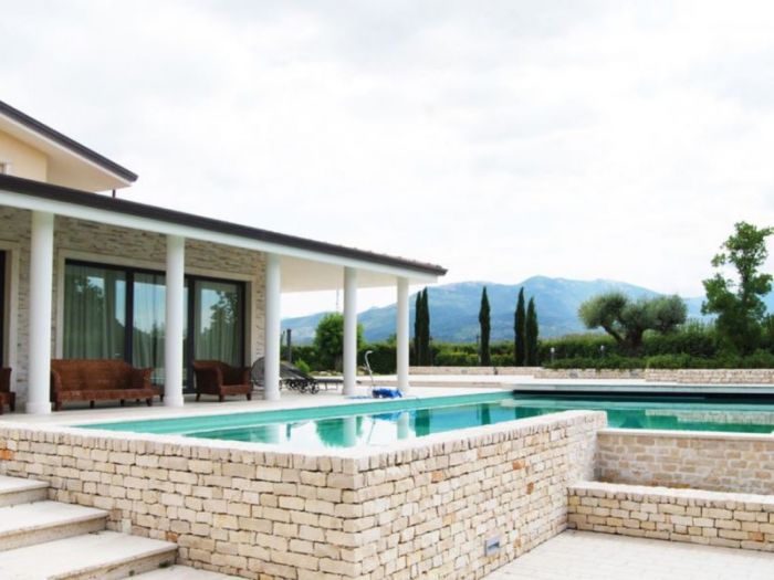 Archisio - Rossella Iorio - Progetto Ville in molise