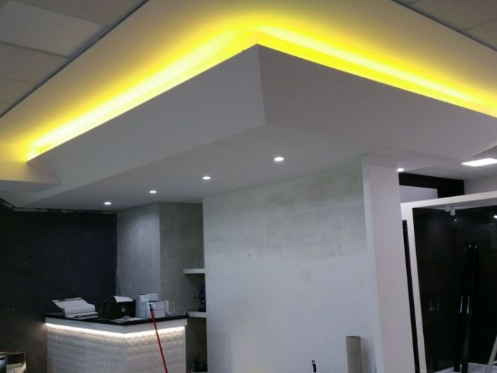 Archisio - Andrea Daguanno - Progetto Progettazione angolo bar in showroom