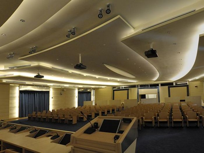 Archisio - Studio Costa Progettazioni - Progetto Agusta westland a finmeccanica company - auditorium