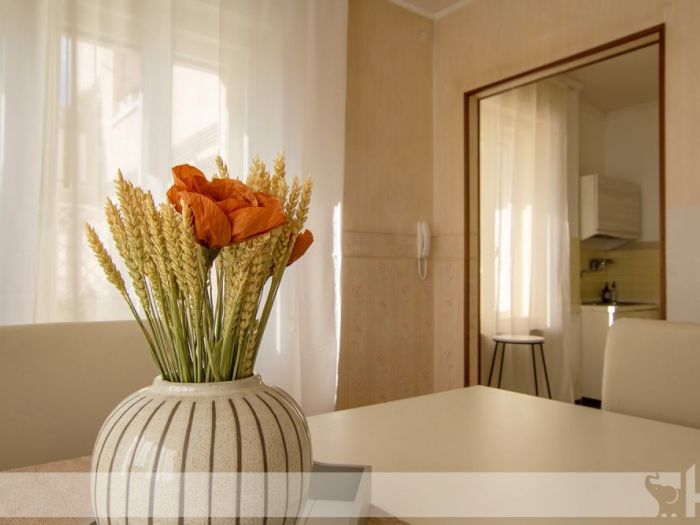 Archisio - Elisa Cattelan - Progetto Un prima e dopo su un appartamento degli anni 60