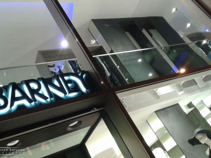 Archisio - Vincenzo Bafunno - Progetto Barney - abbigliamento donna