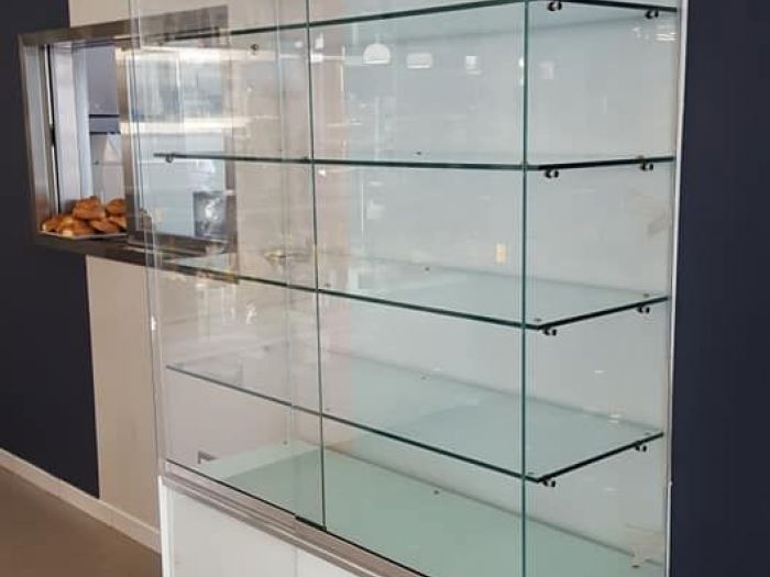 Archisio - Tortoglass - Progetto Vetrine sportelli cucine vetrate