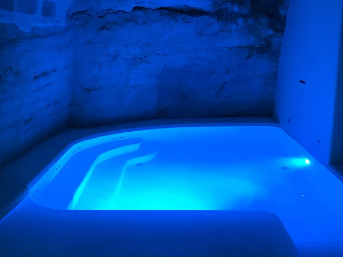 Archisio - Alessandro Moretti - Progetto Installazione e vendite di piscine