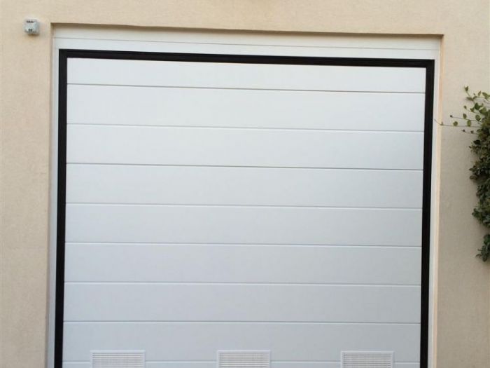 Archisio - Serramenti Puglisi srl - Progetto Porte basculanti e porte sezionali