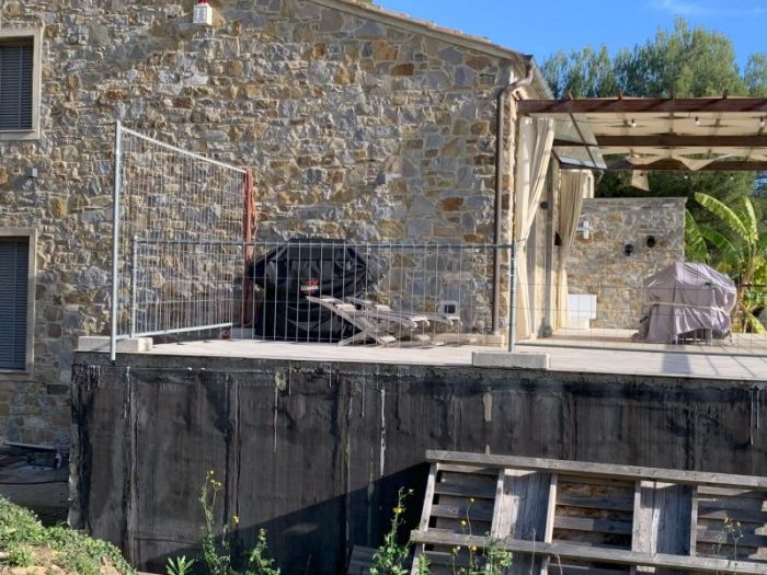 Archisio - Nadine Schmitz - Progetto Leleganza dello sfioro nascosto