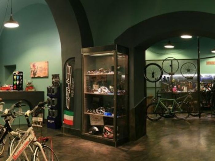 Archisio - Vincenzo Bafunno - Progetto Hello bike shop
