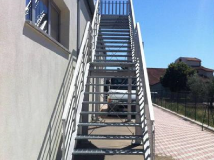 Archisio - Dla Serramenti - Progetto Finestra scale e parapetti