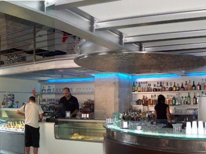 Archisio - Lorenzo Maria Antonello Gerardi - Progetto Ristrutturare con il loftal 42 bar mola di bari