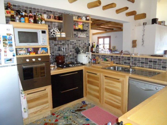 Archisio - Falegnameria Sardano Demurtas - Progetto Cucina frassino naturale e tinto wenge