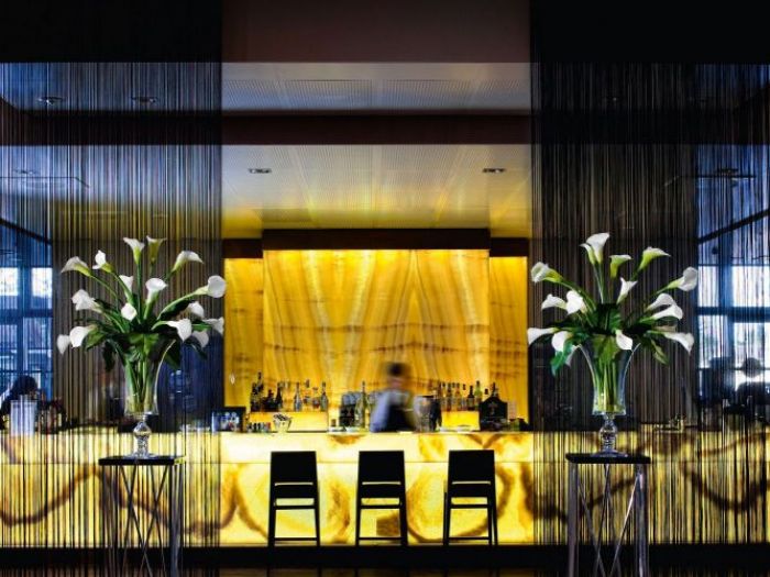 Archisio - Jupiter International srl - Progetto Set arrangement - composizioni floreali