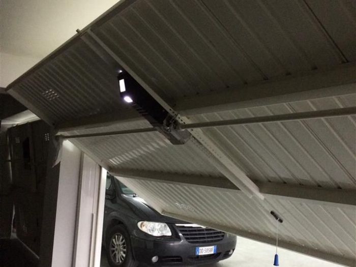 Archisio - Serramenti Puglisi srl - Progetto Porte basculanti e porte sezionali