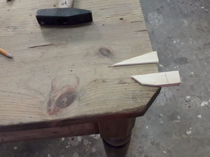 Archisio - Falegnameria Soncini Quintavalla - Progetto Restauro tavolo