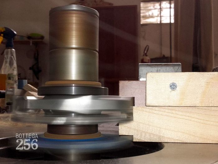 Archisio - Bottega 256 - Progetto Eco-libreria frassino massello