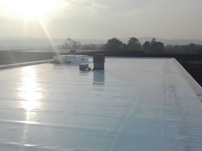 Archisio - Protego srl - Progetto Tetto cool roof in manto sintetico fpo