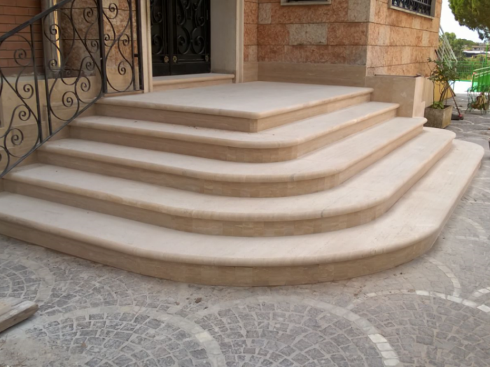 Archisio - Fenucci Marmi - Progetto Portoni e scale in marmo