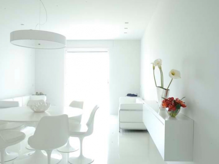 Archisio - Stefano Bernardi - Progetto Bianco assoluto - ristrutturazione e arredamento di un appartamento a milano marittima
