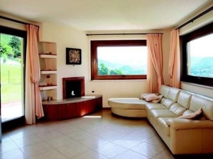 Archisio - Infissi Curatolo - Progetto Produzione e istallazione di infissi in legno e in pvc