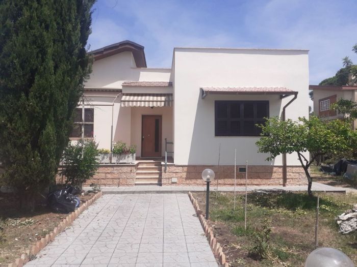 Archisio - Mani Srl Ristrutturazini - Progetto Restyling esterno di un villino unifamiliare sito in roma zona acilia