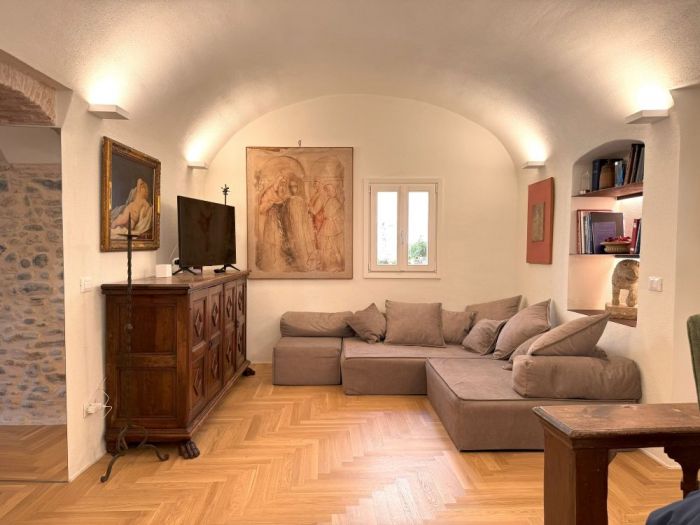 Archisio - Nadine Schmitz - Progetto Tutte le case antiche hanno unanima