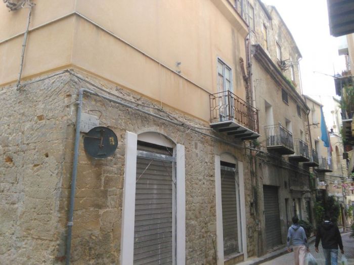 Archisio - Giovanni Di Carlo - Progetto Ristrutturazione di un locale nel cento storico di caltanissetta