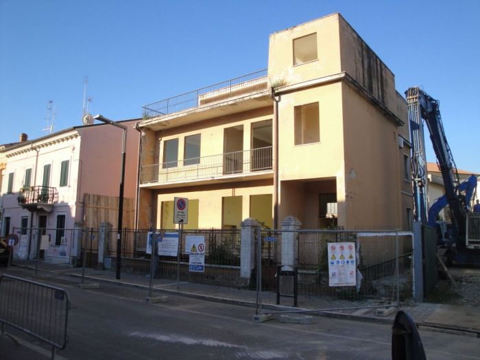 Archisio - Impresa Edile Paccaloni - Progetto Demolizione edificio e ricostruzione di una villa con struttura in acciaio e tamponatura a secco