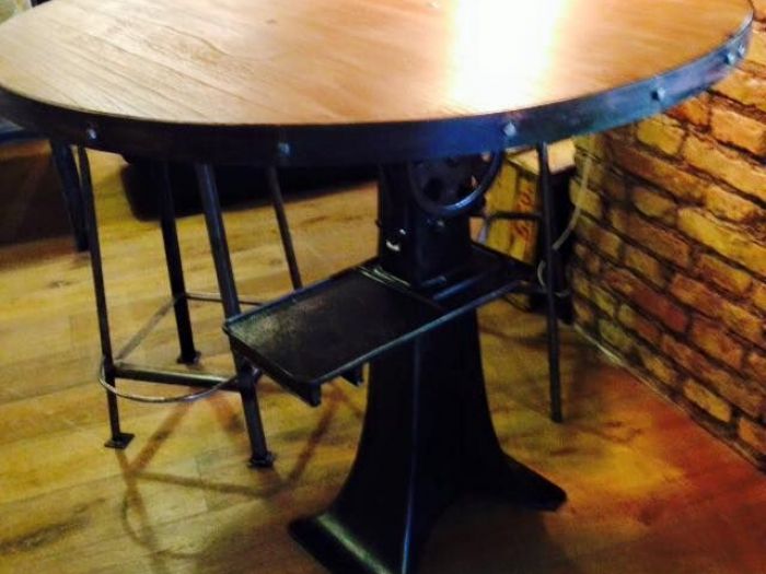 Archisio - Scenography - Progetto Tavoli e tavolini