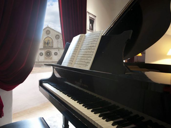 Archisio - Bicuadro - Progetto Centro di documentazione festival dei due mondi casa menotti