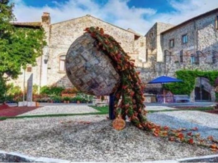 Archisio - Emanuele Aronne - Progetto The bright side of the moon