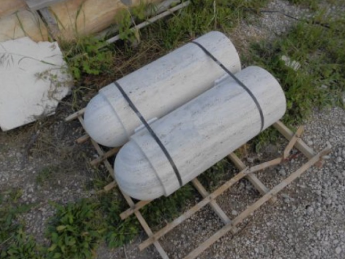 Archisio - Fenucci Marmi - Progetto Colonne e sfere in marmo