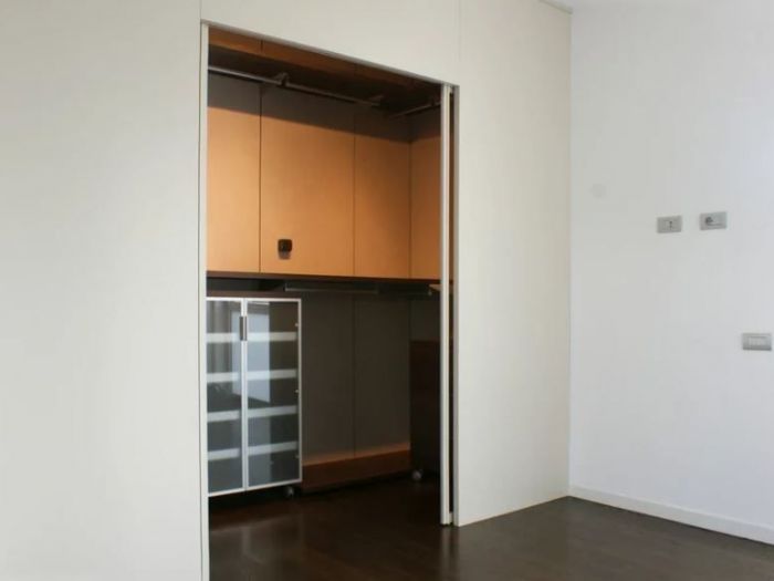 Archisio - Gaia Brunello Photohomestaging - Progetto Appartamento a milano - spazi contenitori e giochi di trasparenze