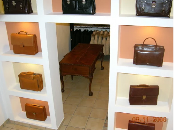 Archisio - Antonella Laruccia - Progetto Negozio di pelletteria a conversano